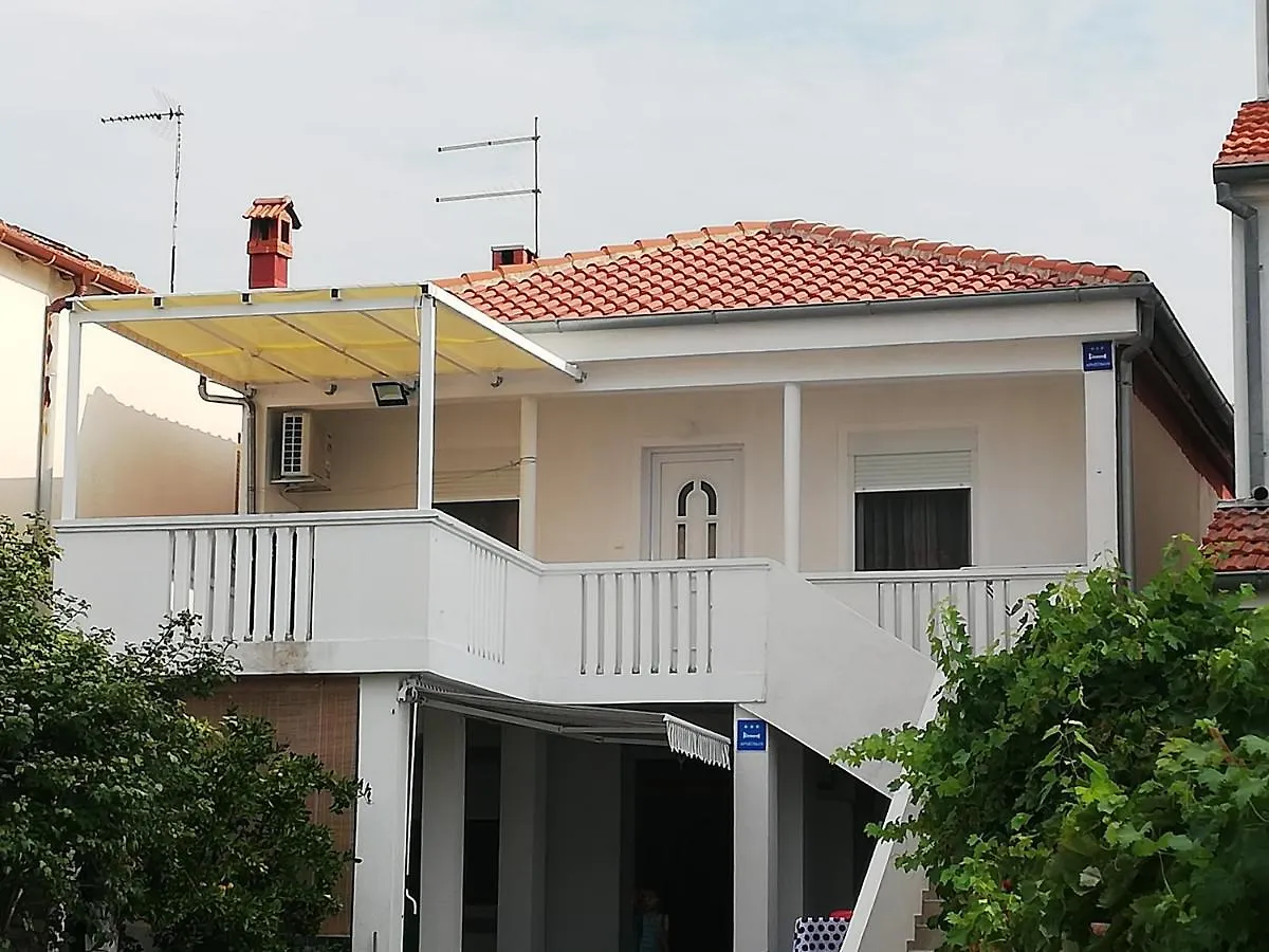Apartman Nina Turanj