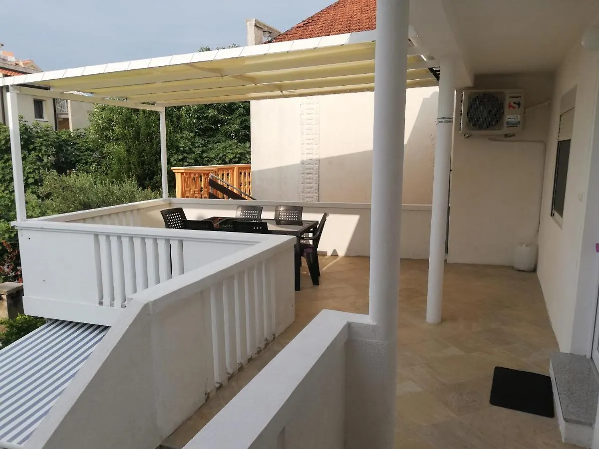 Apartment Apartman Nina Turanj Croatia
